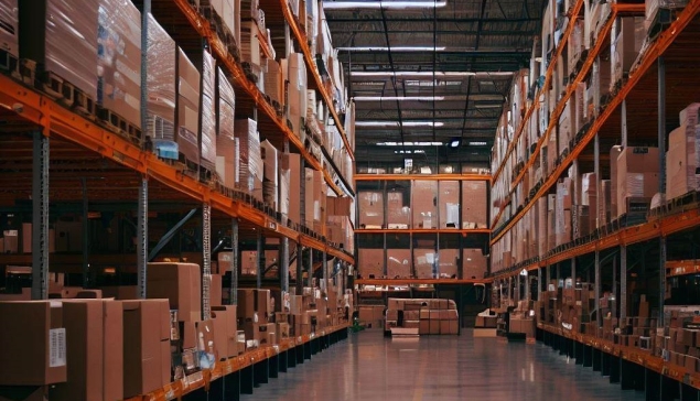 Η Amazon χρησιμοποιεί τεχνητή νοημοσύνη για να ανιχνεύει κατεστραμμένα προϊόντα