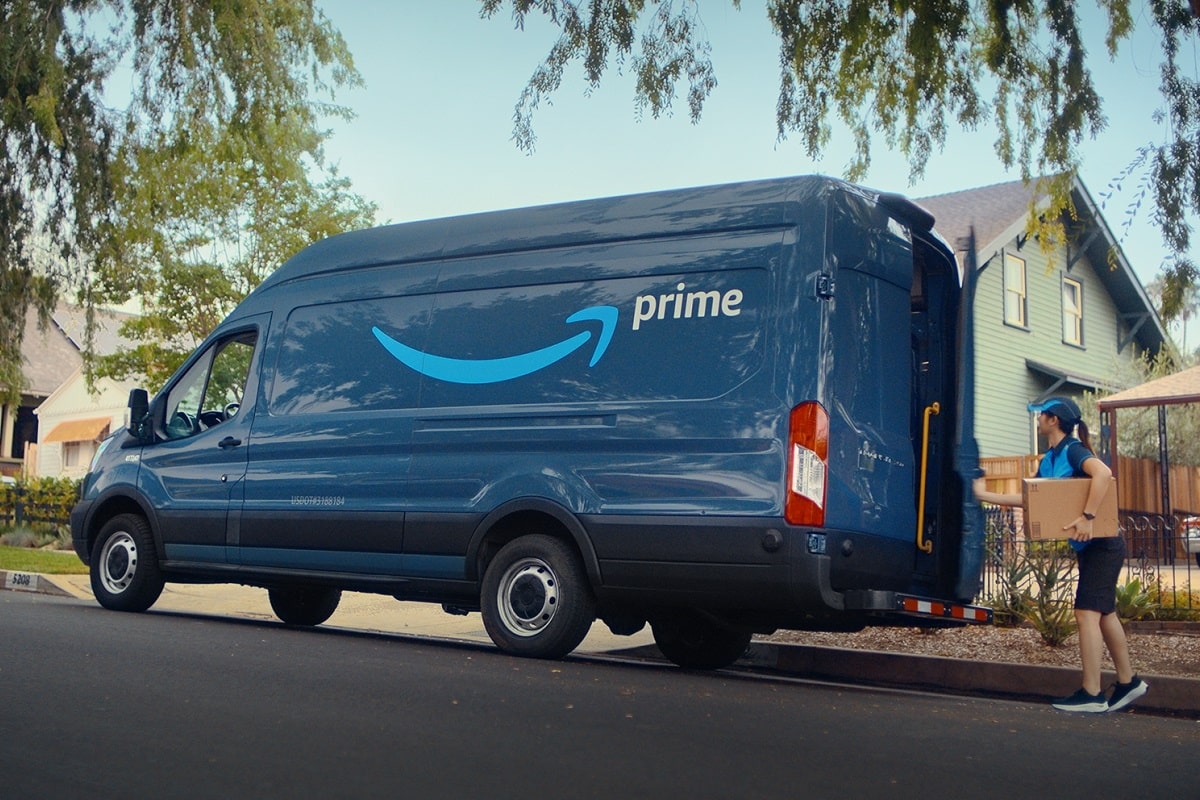 Η Amazon επενδύει πάνω από 1 δισ. ευρώ στην Ευρώπη σε στόλο μηδενικών εκπομπών